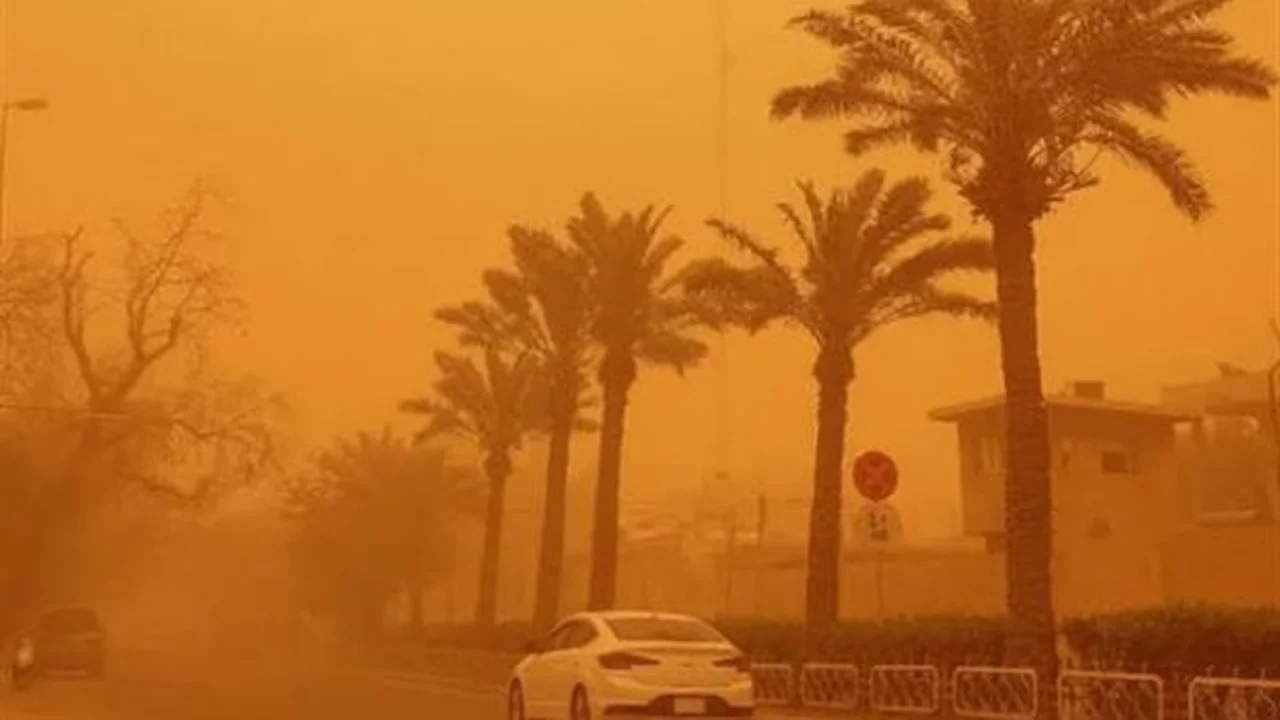 تقلبات جوية حادة.. عاصفة رملية تضرب البلاد وتخفض درجات الحرارة لمستويات قياسية